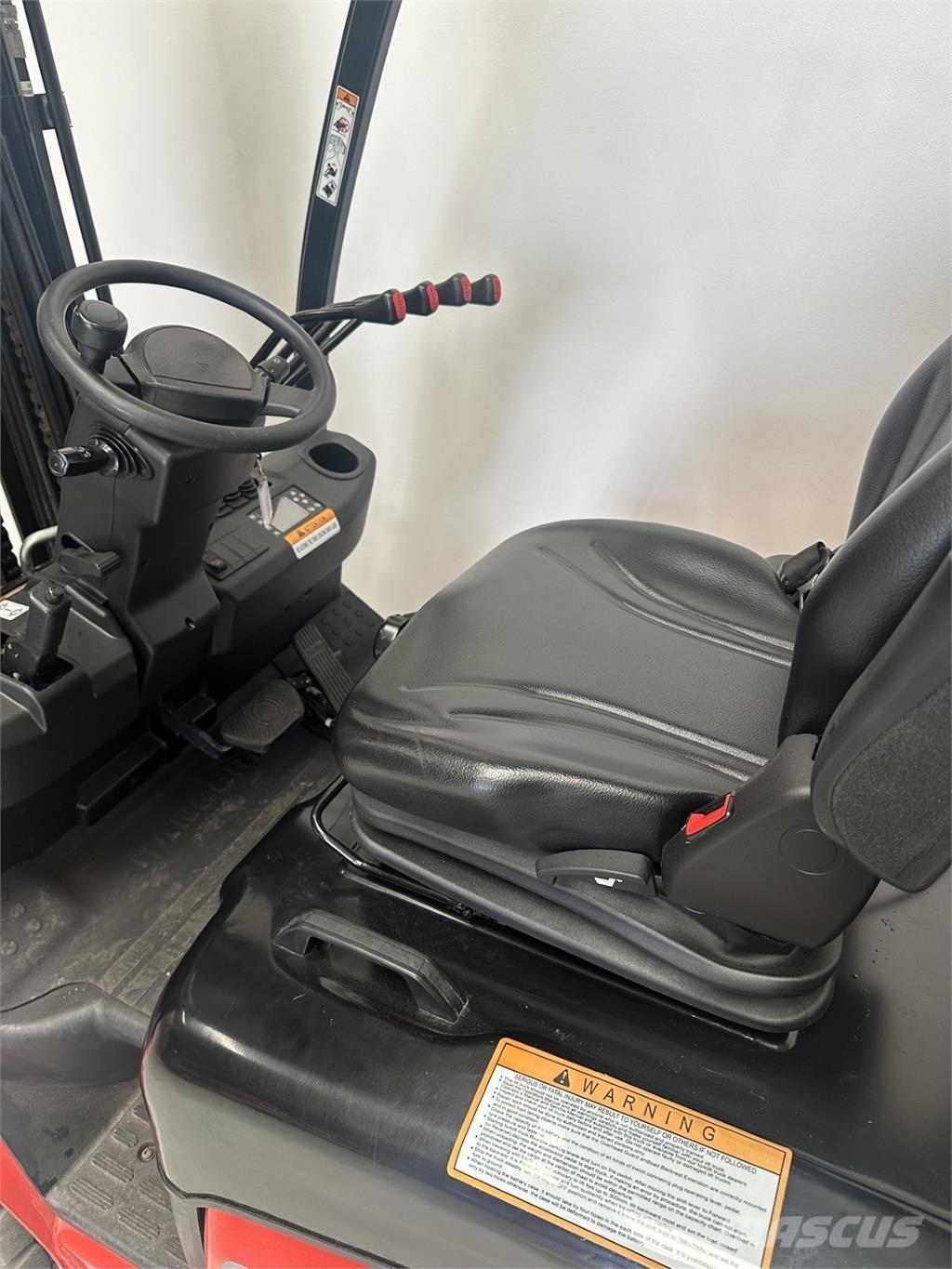 Tektra CPD35-XC4 Електронавантажувачі