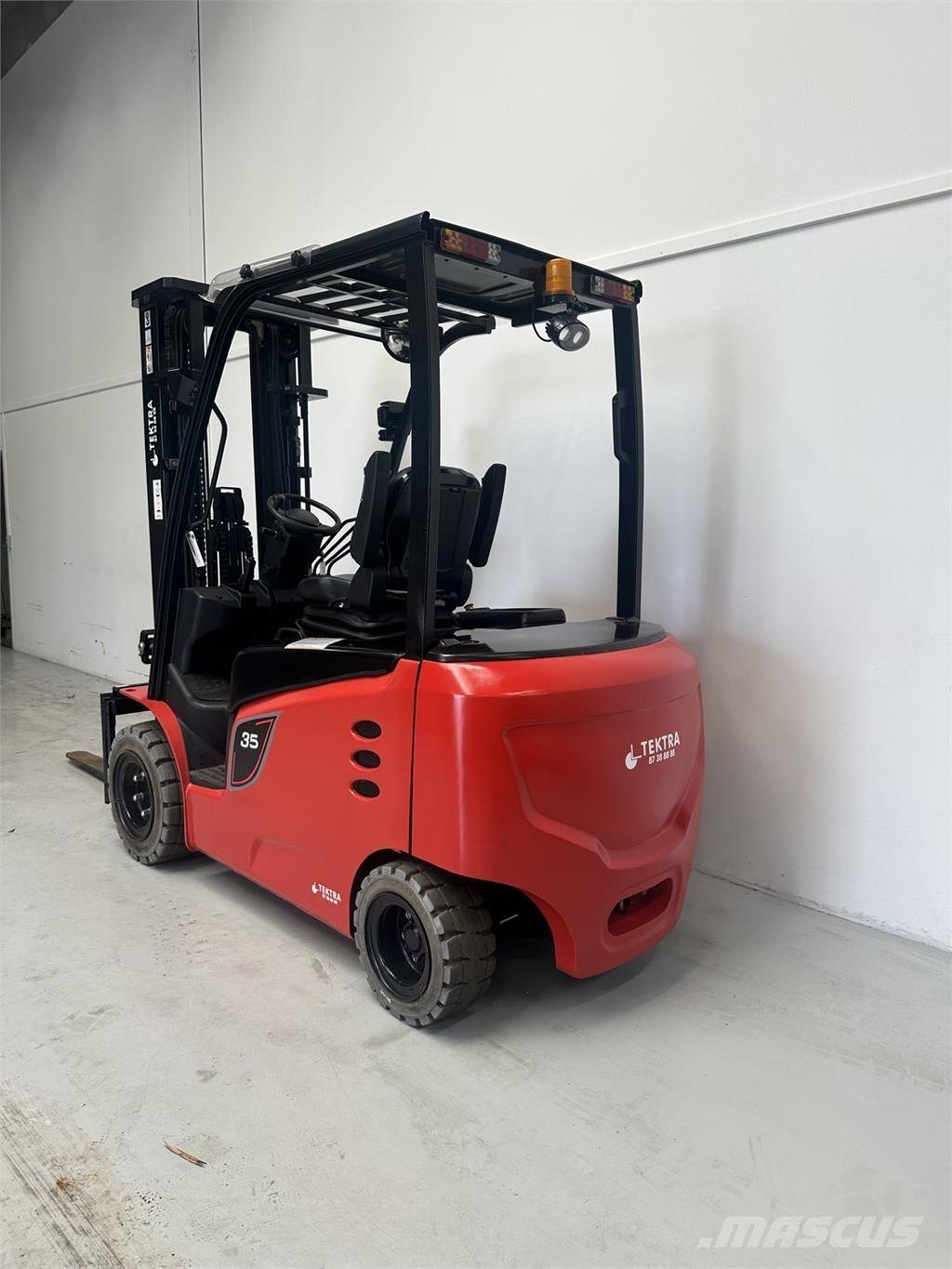 Tektra CPD35-XC4 Електронавантажувачі