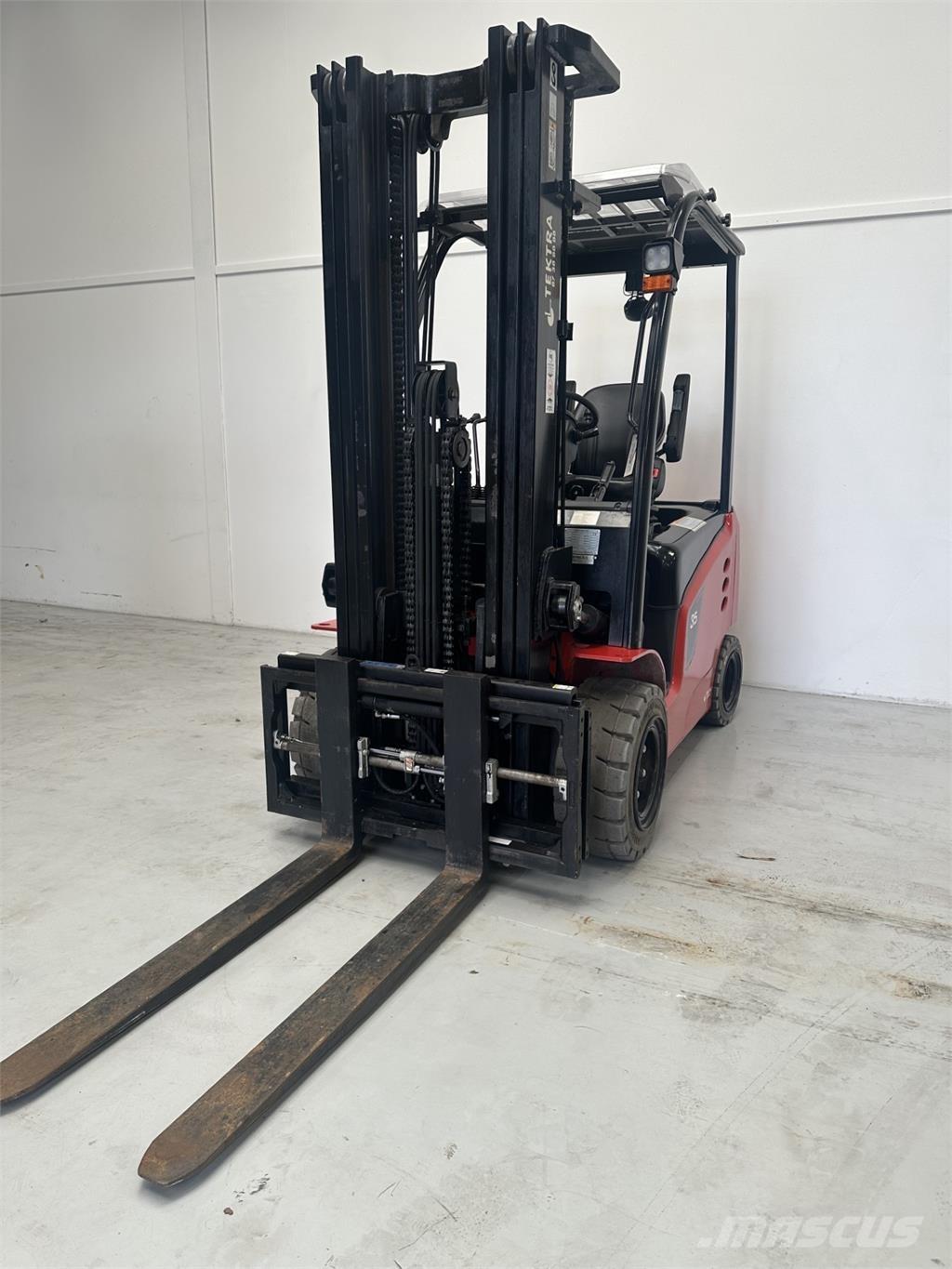Tektra CPD35-XC4 Електронавантажувачі
