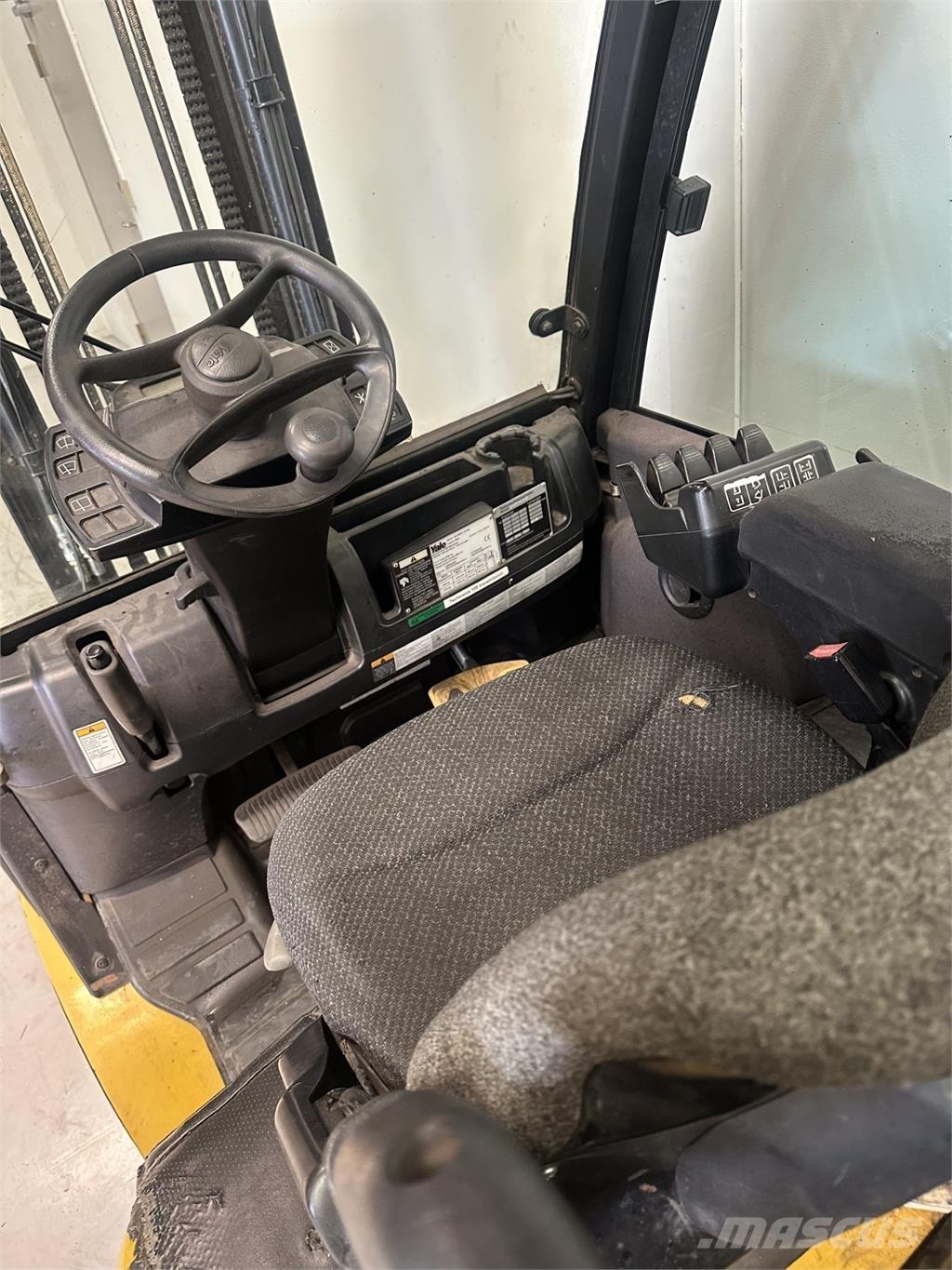 Yale GLP30VX Газові навантажувачі