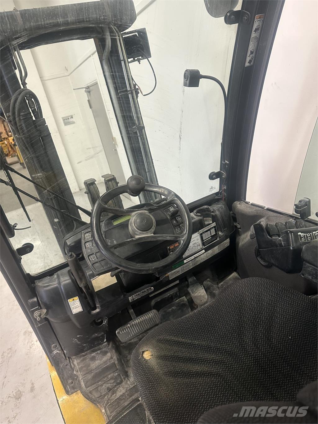 Yale GLP30VX Газові навантажувачі