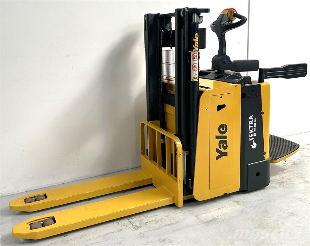 Yale MP20XD Самохідні електроштабелери