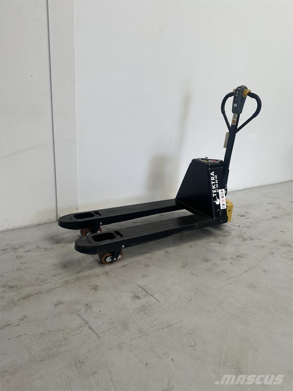 Yale MPC15 - 550 Штабелери