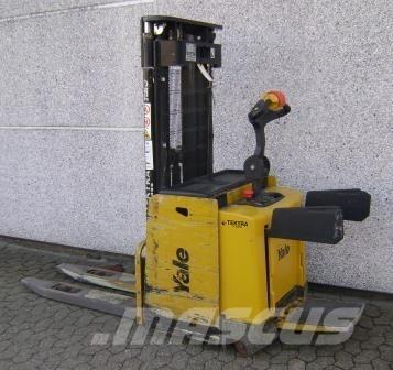 Yale MS12X Самохідні електроштабелери