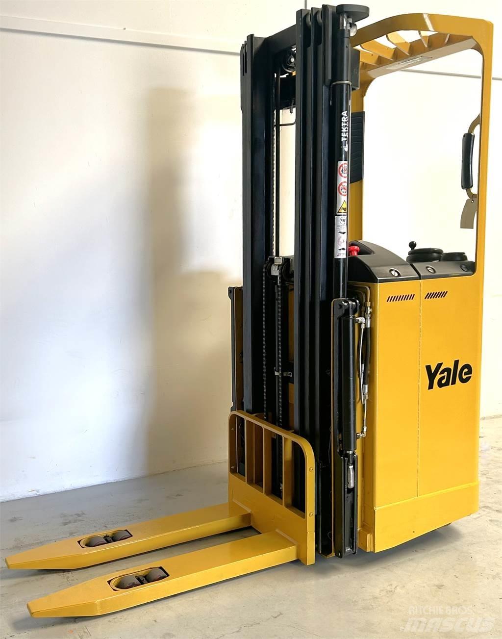 Yale SMS15S Самохідні електроштабелери