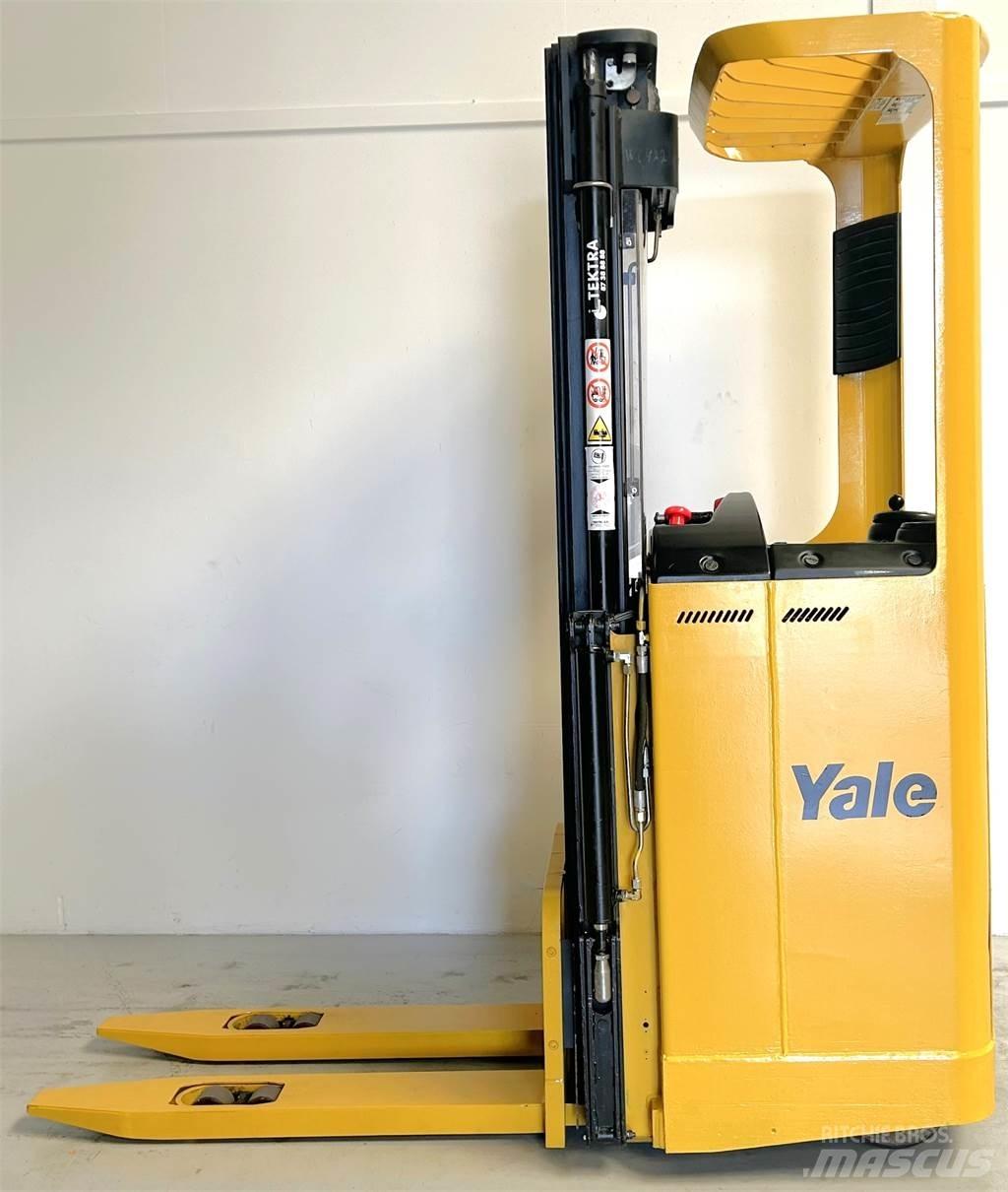 Yale SMS15S Самохідні електроштабелери