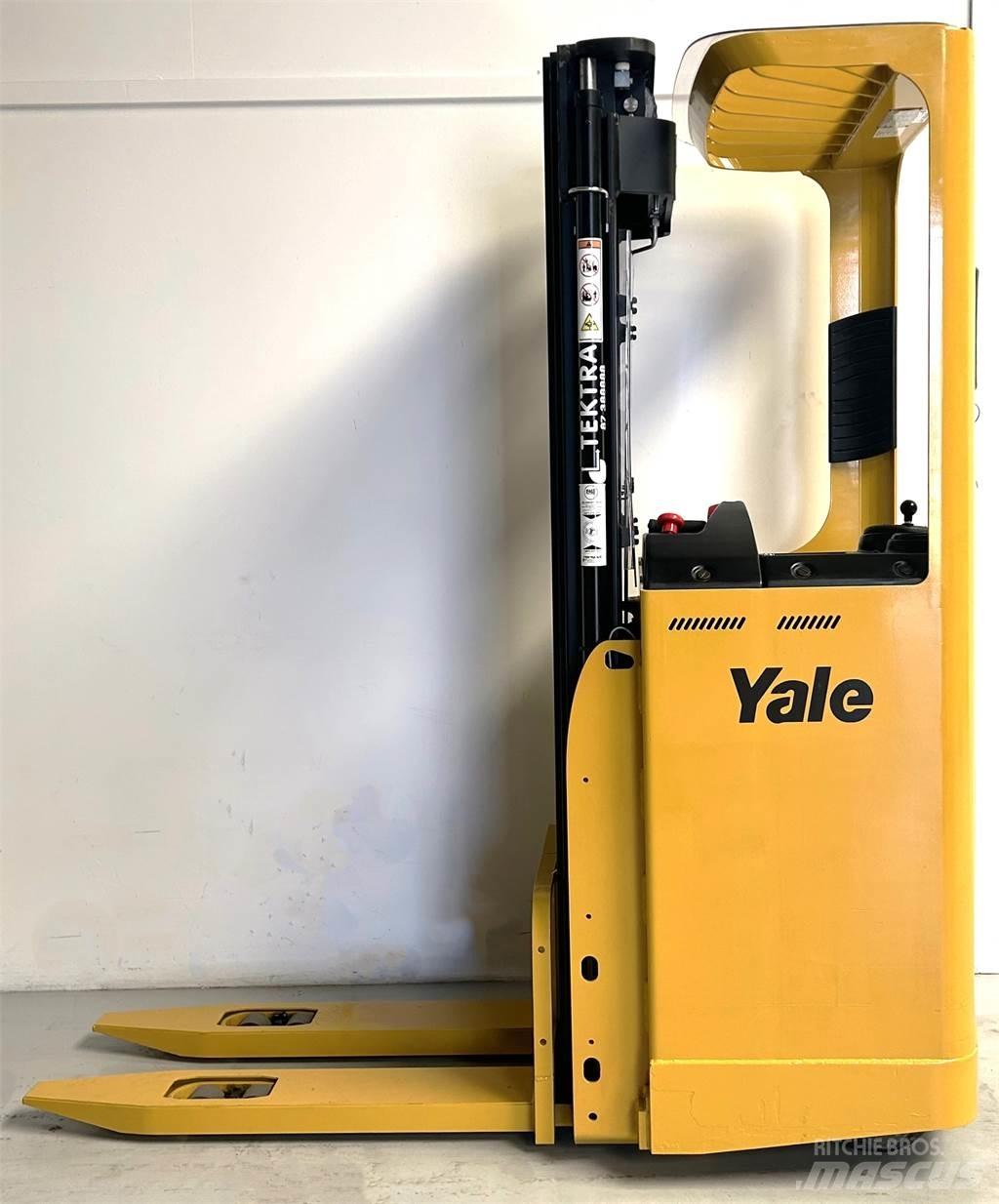 Yale SMS15S Самохідні електроштабелери