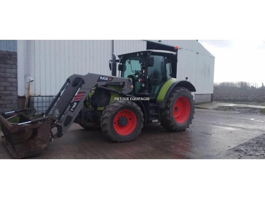 CLAAS ARION 520 Трактори