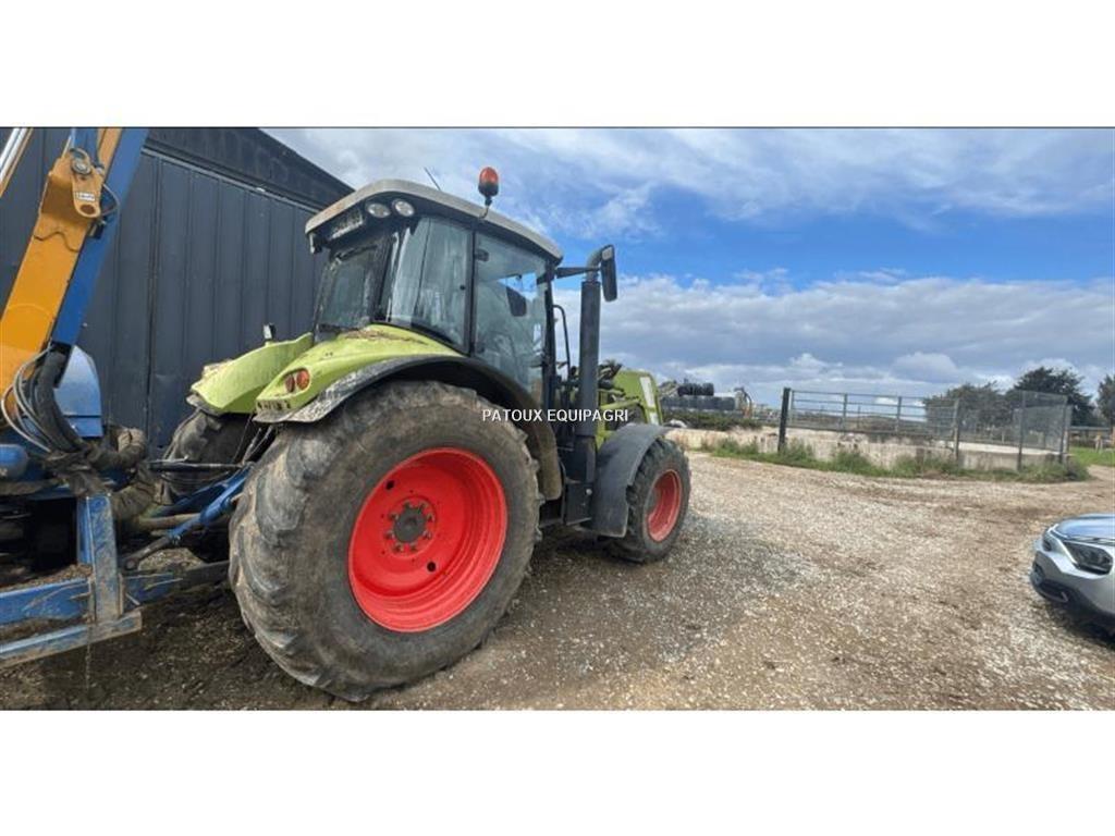 CLAAS ARION640 Трактори