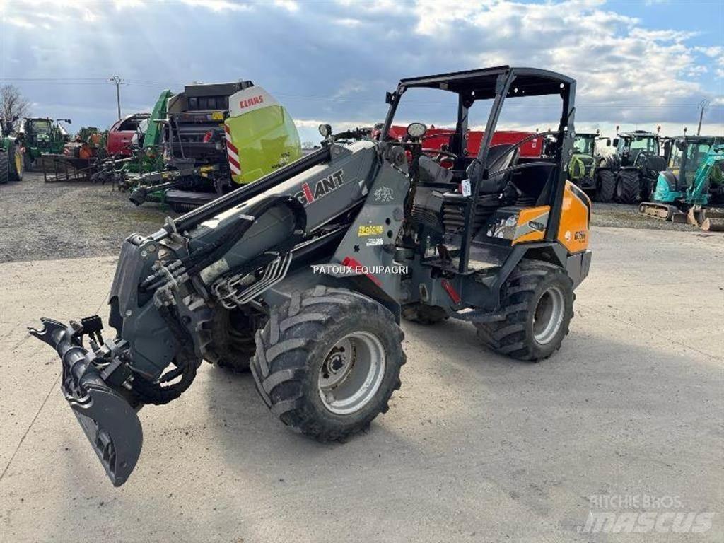 GiANT G3500 Малі навантажувачі