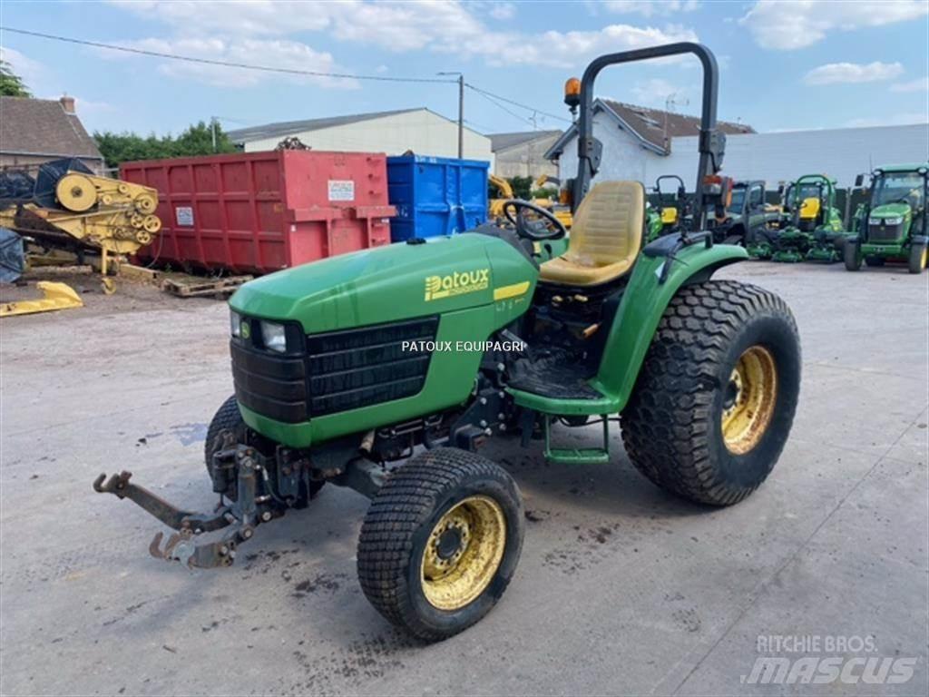John Deere 4710 Трактори