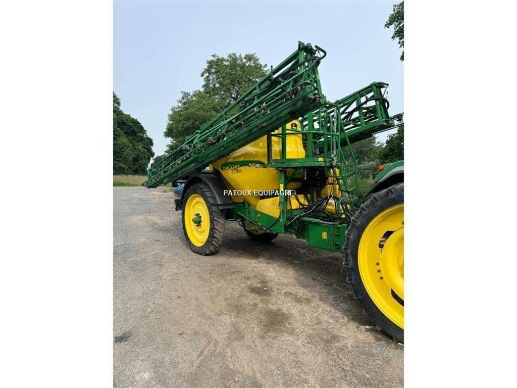 John Deere 840 Причіпні обприскувачі