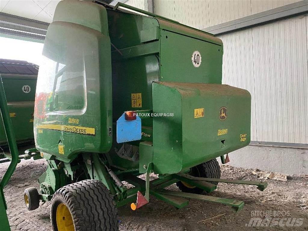 John Deere 864 Рулонні прес-підбирачі