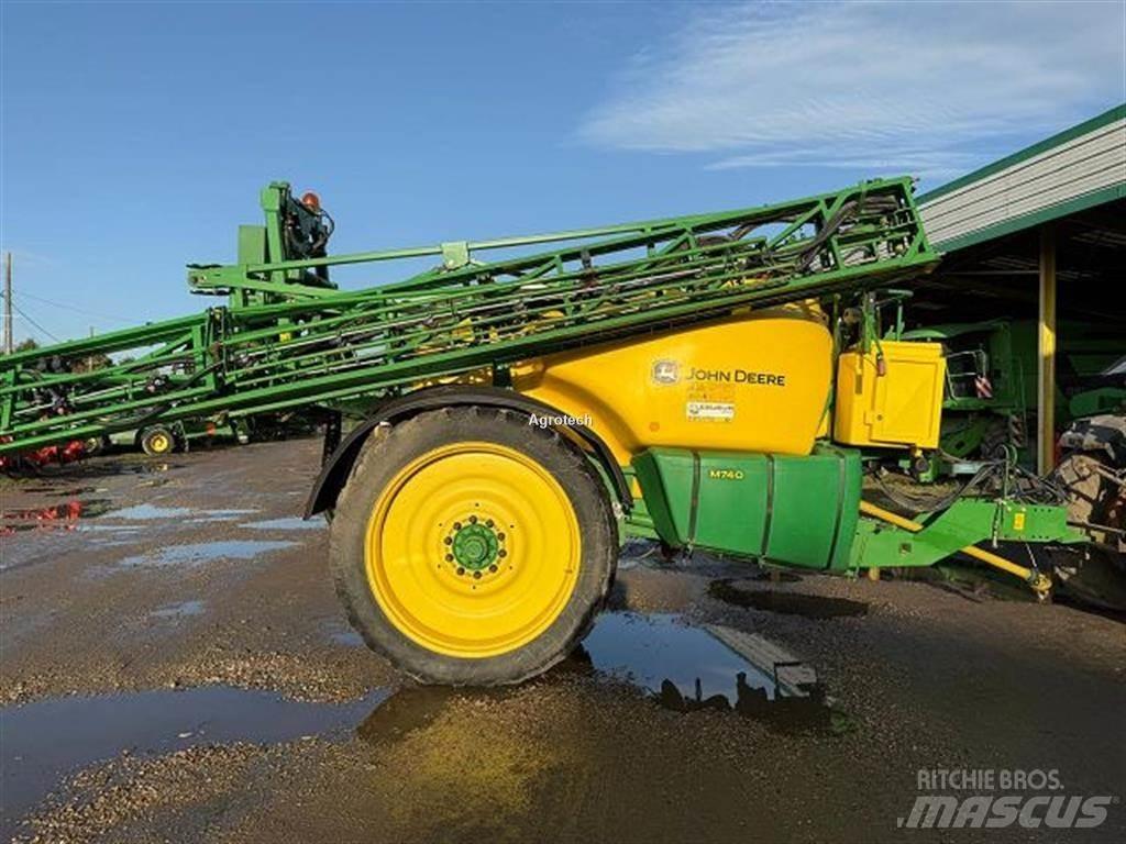 John Deere M740 Причіпні обприскувачі
