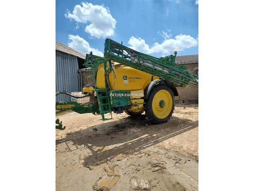 John Deere M740i Причіпні обприскувачі