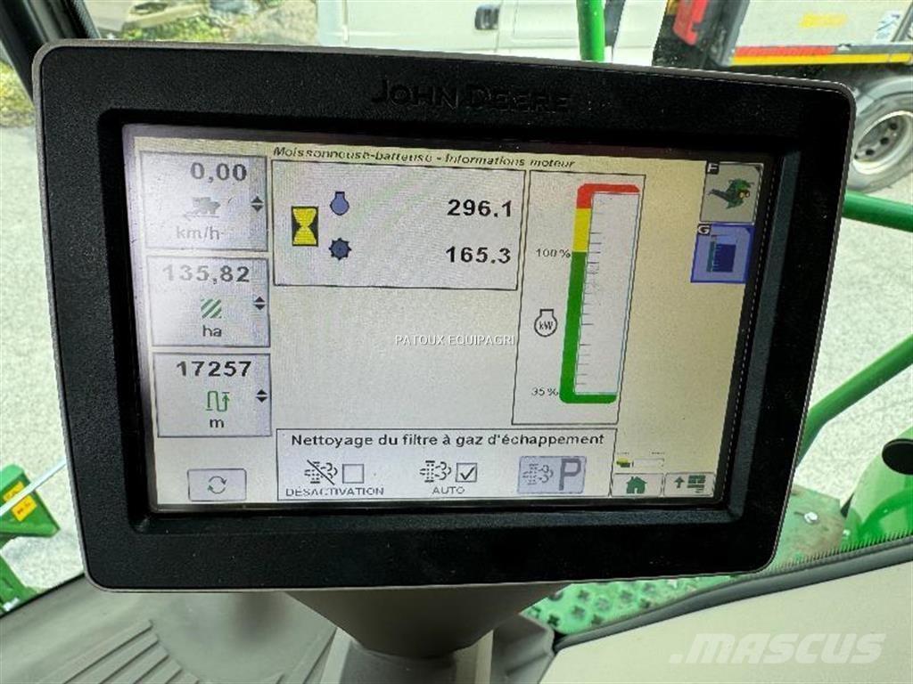 John Deere T550 Зернозбиральні комбайни