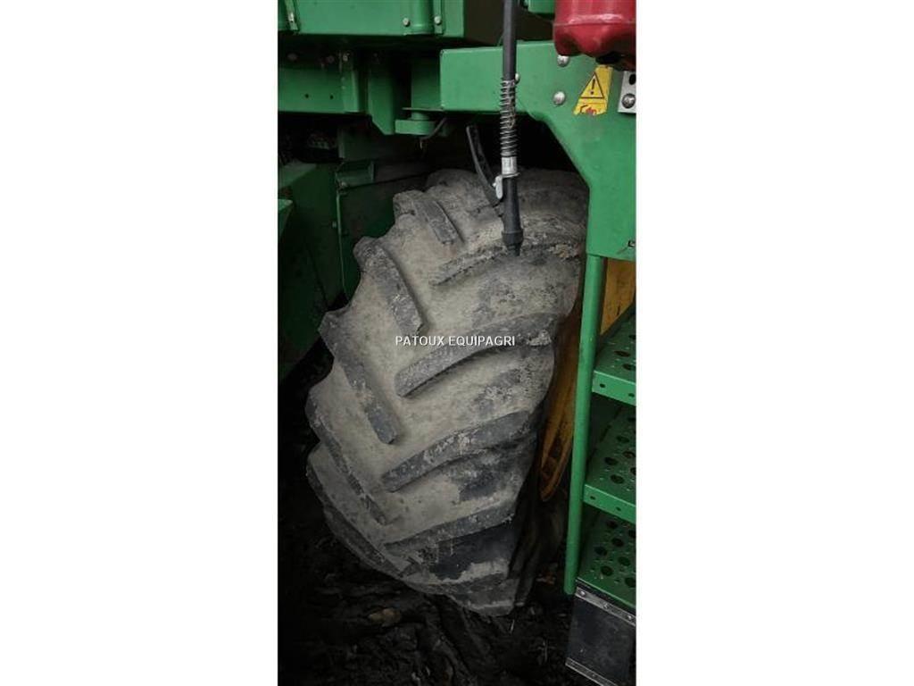 John Deere T560 Зернозбиральні комбайни