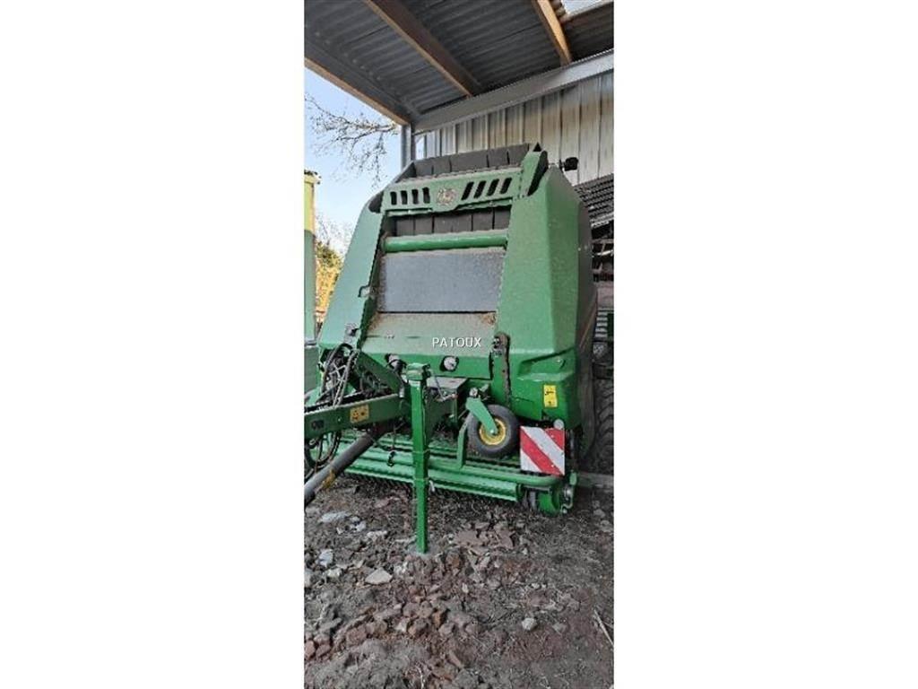 John Deere V461M Рулонні прес-підбирачі