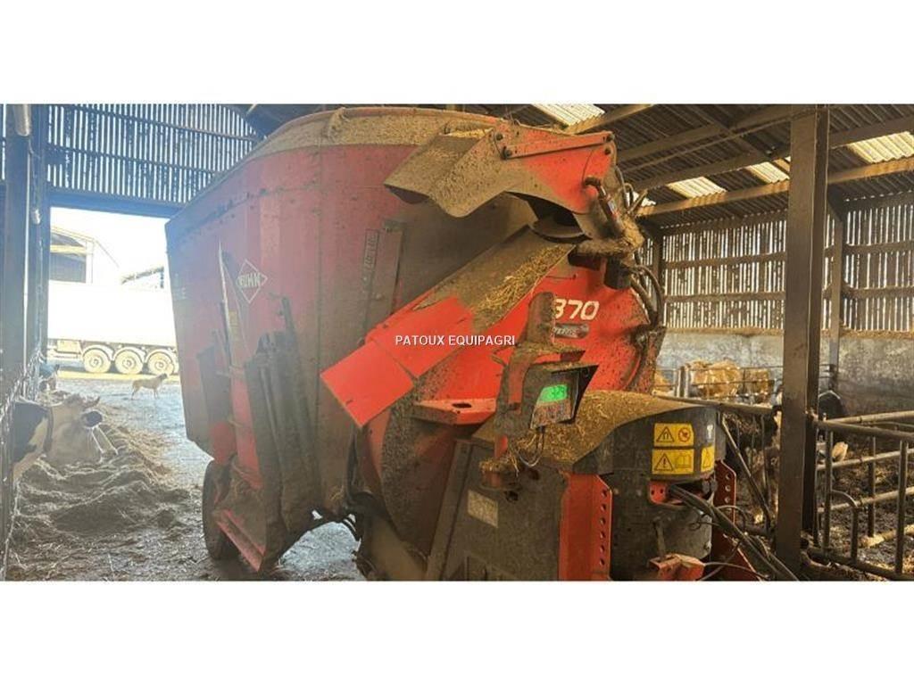 Kuhn 1870 Завантажувачі змішувальних машин