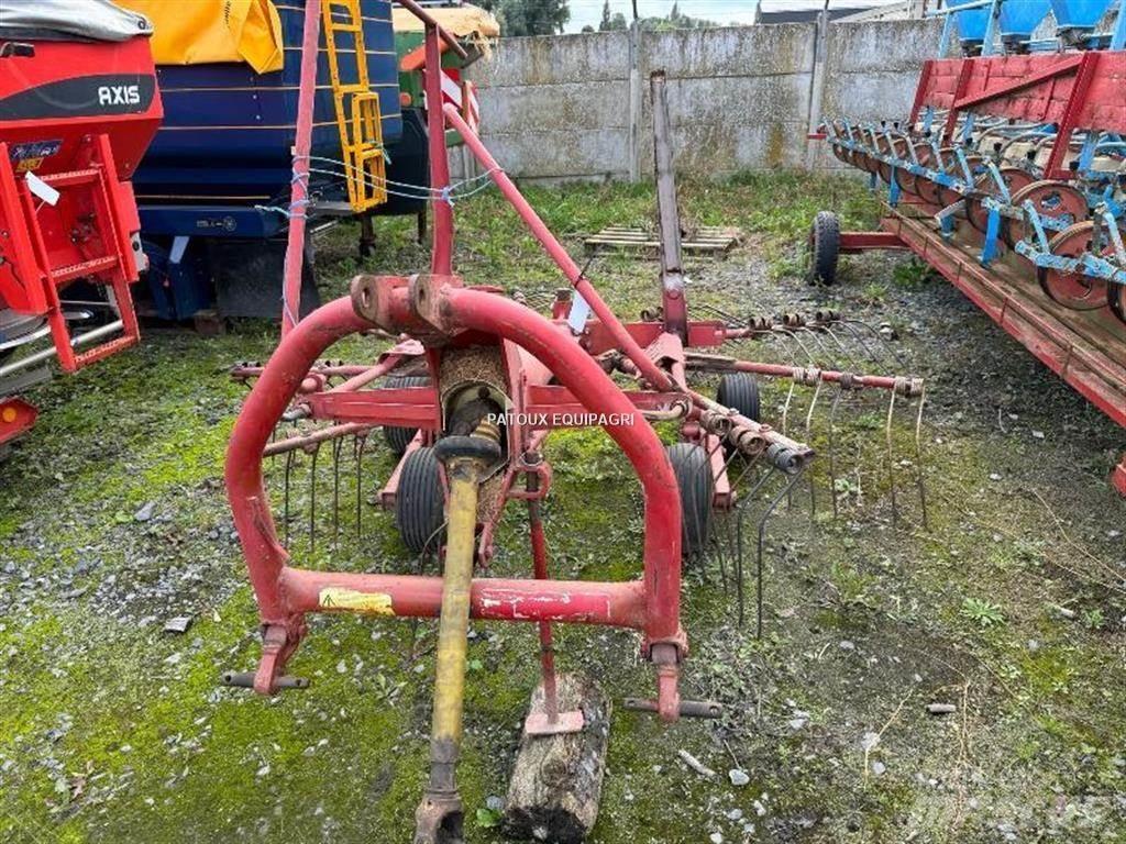 Kuhn GA300 Граблі і сінозворушувачі