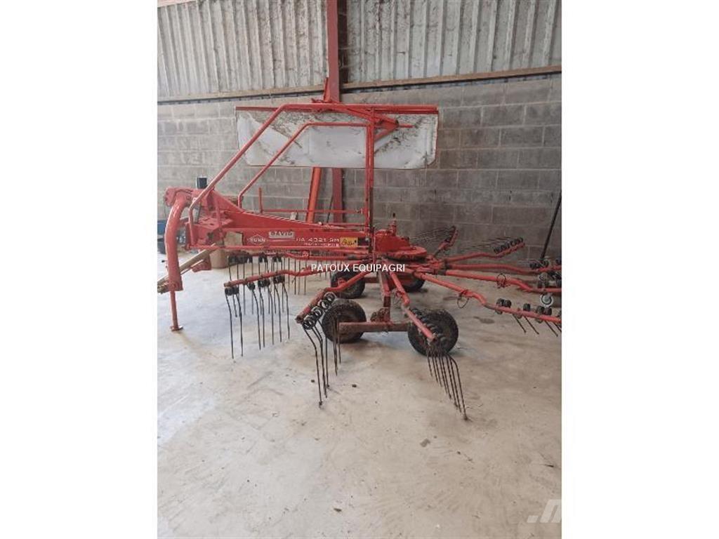 Kuhn GA4321 Граблі і сінозворушувачі