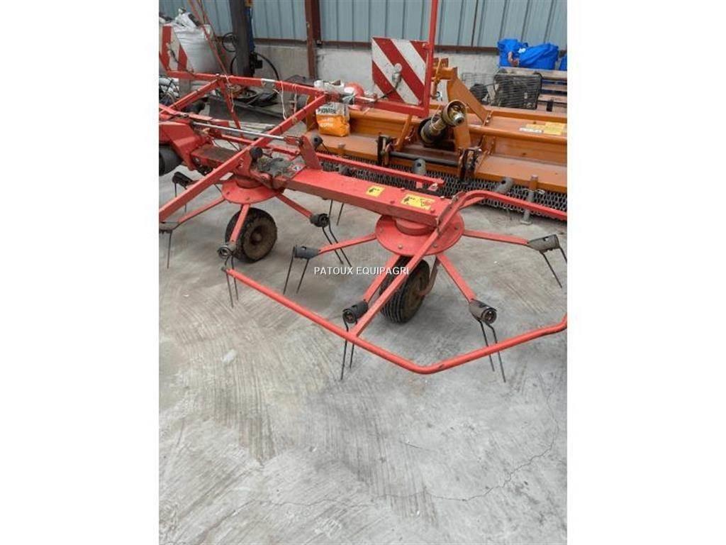 Kuhn GF5202 Граблі і сінозворушувачі