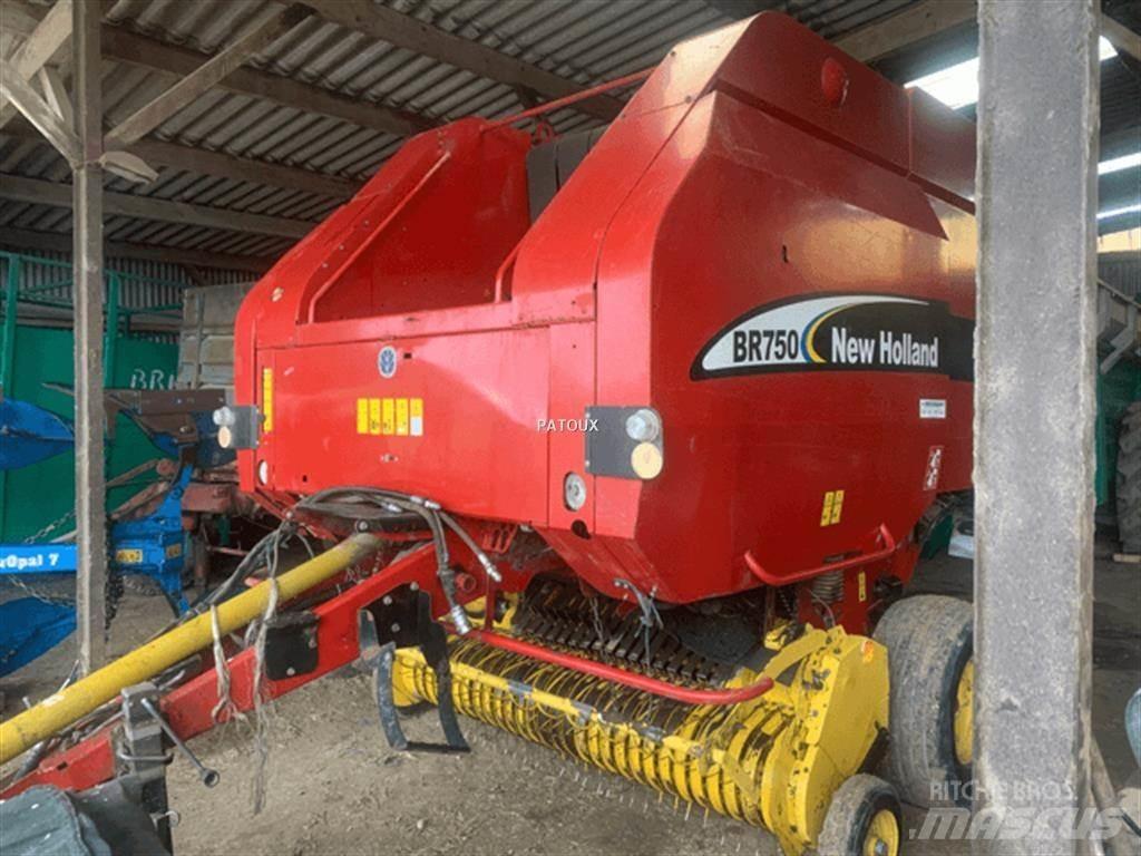 New Holland BR750 Рулонні прес-підбирачі