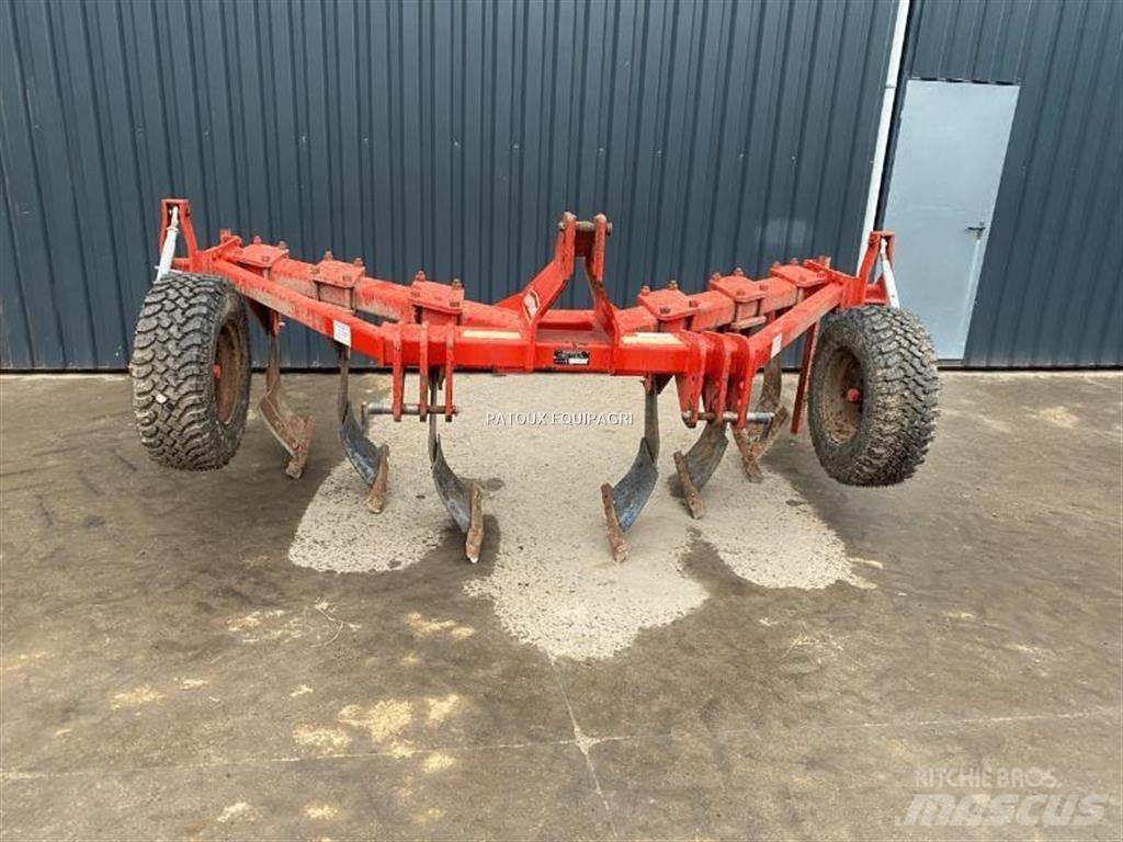 Quivogne V3M Культиватори