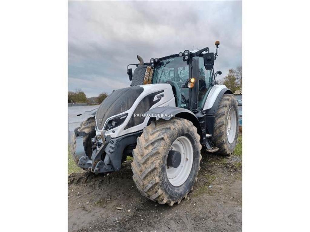Valtra T214 DIRECT Трактори