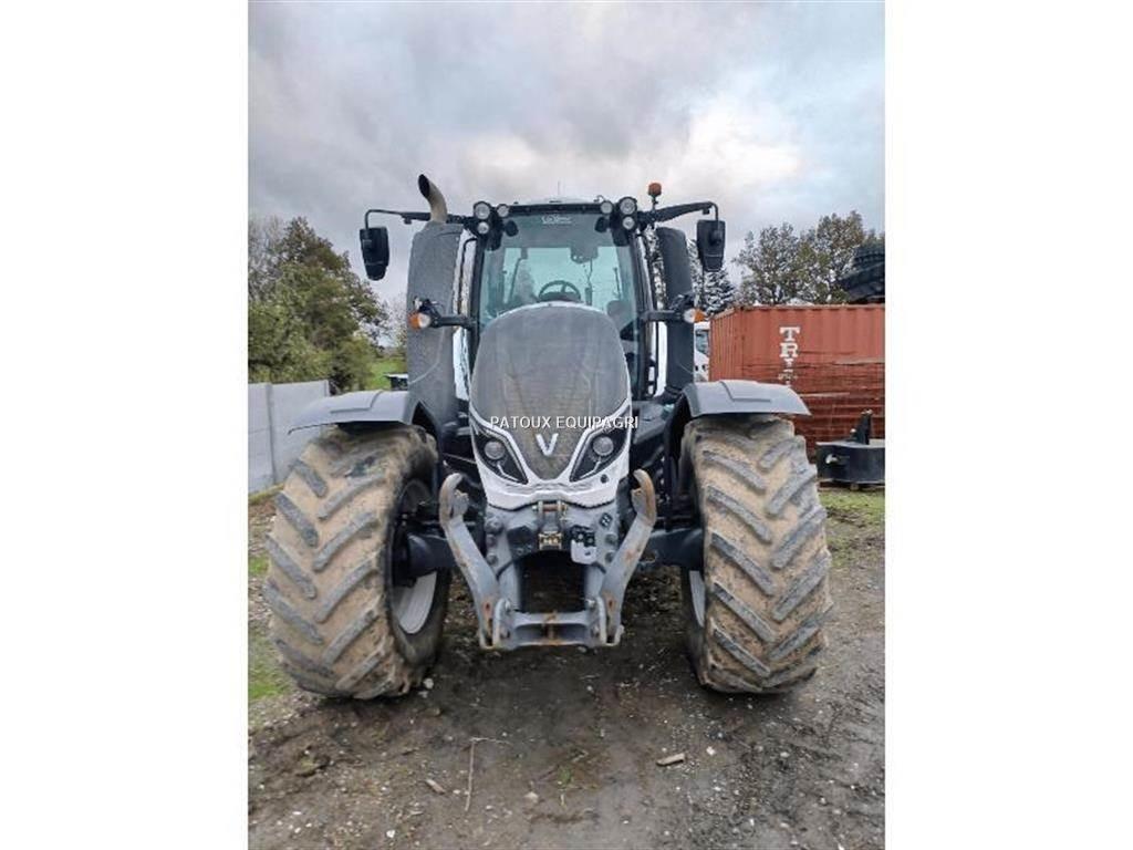Valtra T214 DIRECT Трактори