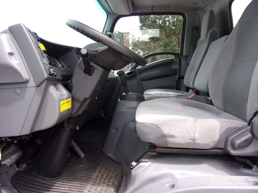 Isuzu NPR HD Фургони