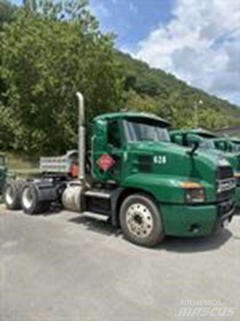 Mack AN64T Тягачі