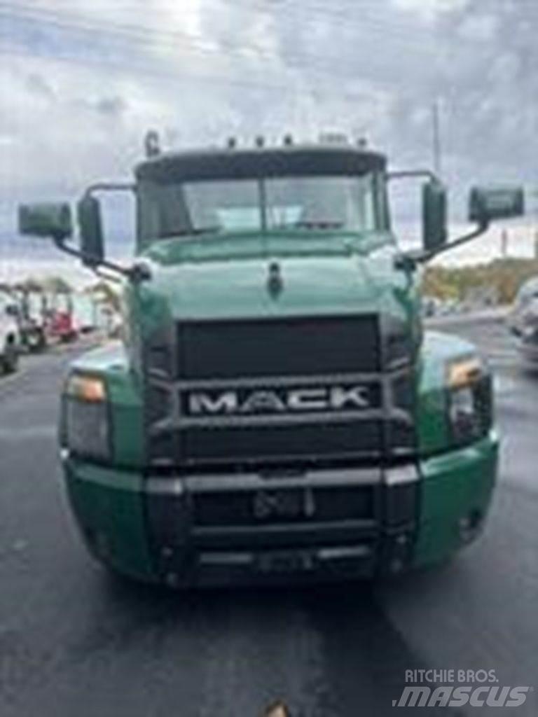 Mack AN64T Тягачі