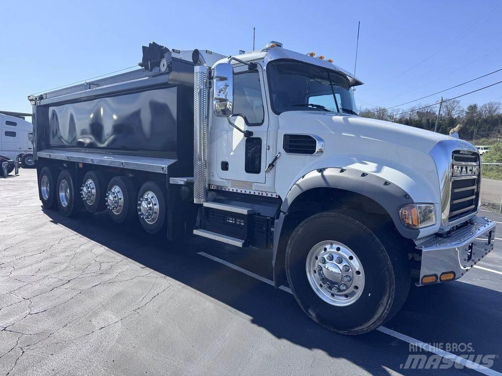 Mack GR64F Самоскиди