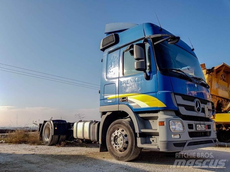 Mercedes-Benz 18.46 Шасі з кабіною