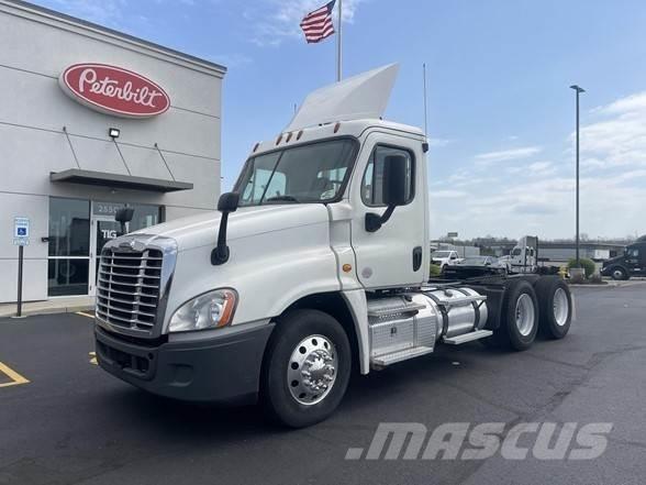 Freightliner CASCADIA 116 Тягачі