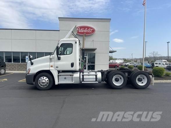 Freightliner CASCADIA 116 Тягачі
