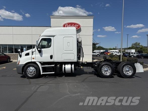 Freightliner CASCADIA 116 Тягачі