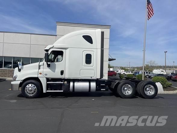 Freightliner CASCADIA 116 Тягачі