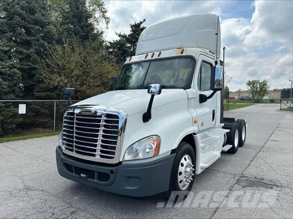 Freightliner CASCADIA 125 Тягачі