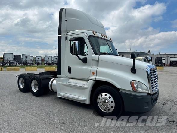Freightliner CASCADIA 125 Тягачі