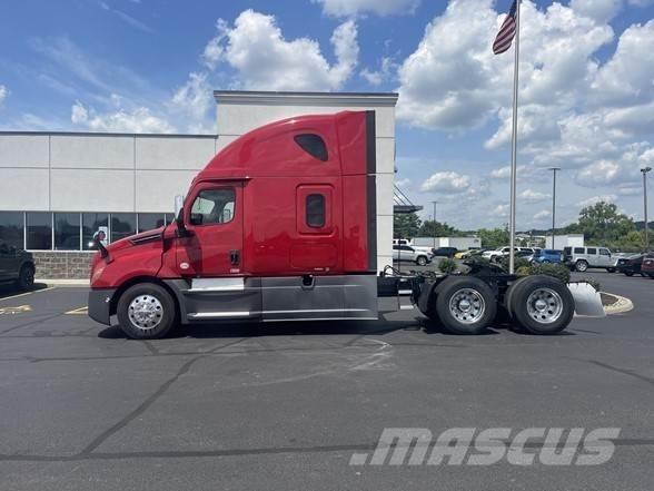Freightliner CASCADIA 126 Тягачі