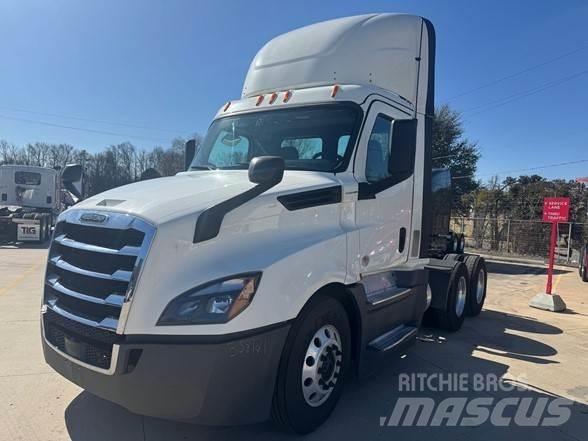 Freightliner CASCADIA 126 Тягачі
