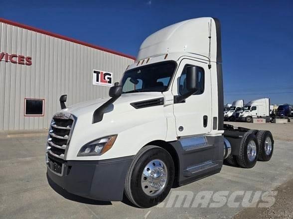 Freightliner CASCADIA 126 Тягачі