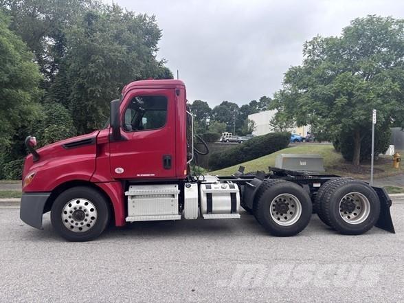 Freightliner CASCADIA 126 Тягачі
