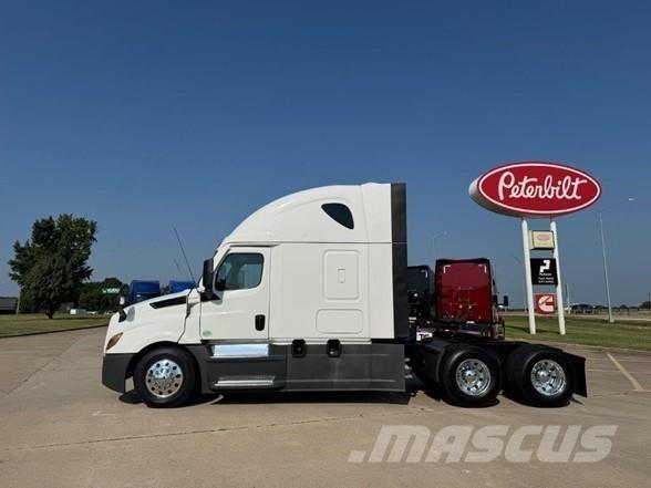 Freightliner CASCADIA 126 Тягачі