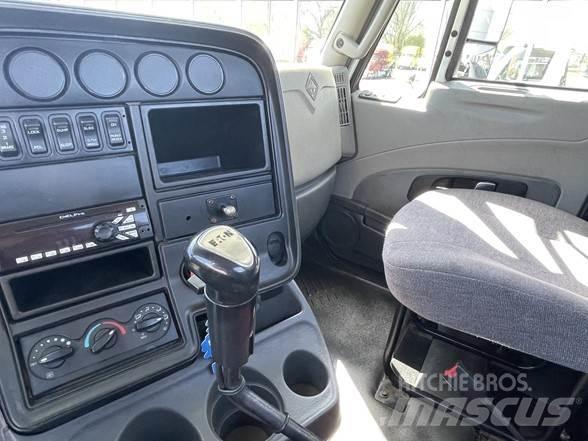 International PROSTAR Тягачі