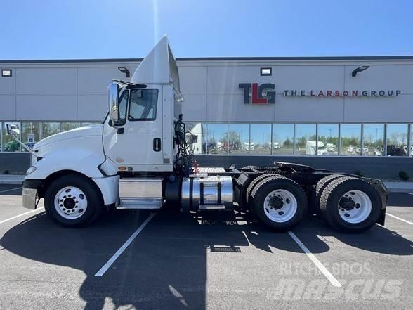 International PROSTAR Тягачі