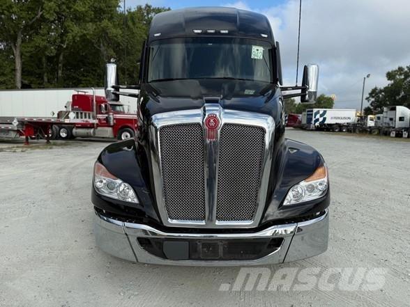 Kenworth T680 Тягачі