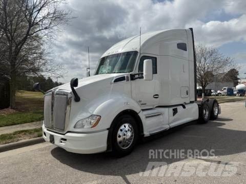 Kenworth T680 Тягачі